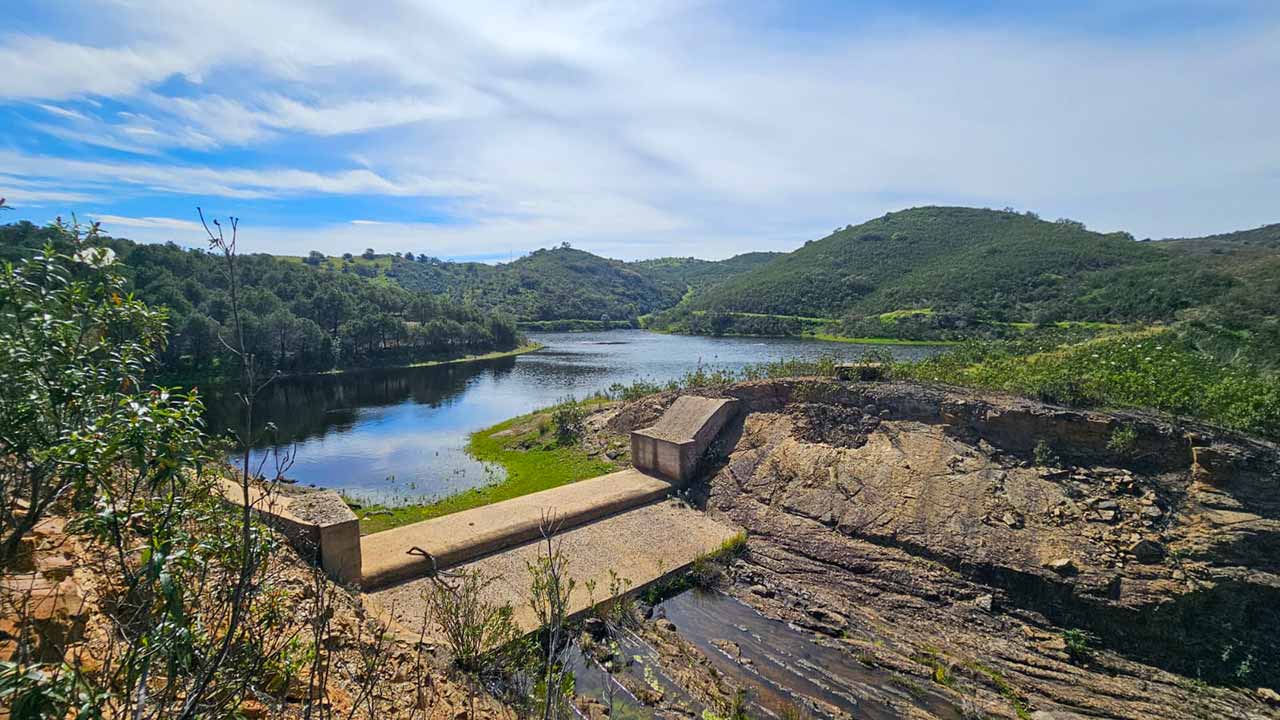 Água é Vida: Parceria para o Aproveitamento de Pequenas Estruturas Hidroagrícolas do Sotavento e Nordeste do Algarve