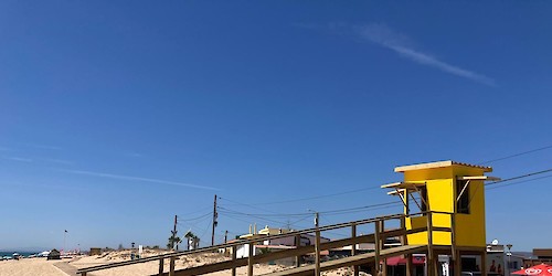 Município de Faro adquire duas torres de vigia para nadadores salvadores na praia de Faro