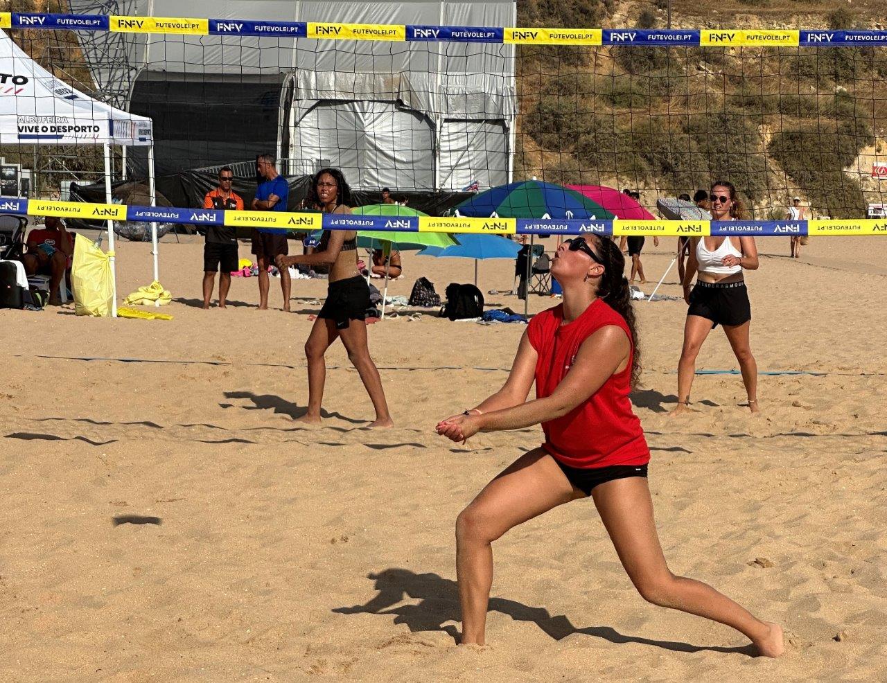 "Verão desportivo" termina com a final dos torneios de voleibol de praia e futevolei