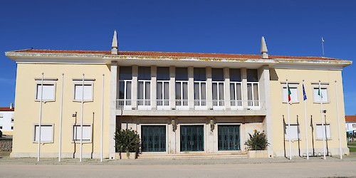 Município de Vila do Bispo mantém impostos mínimos para beneficiar famílias