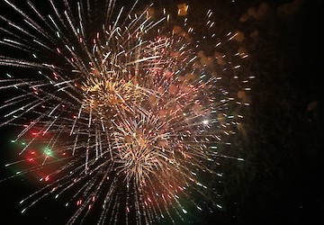 Vila do Bispo dá as boas-vindas ao Ano Novo com espectáculo de fogo de artifício em várias localidades do concelho