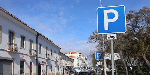 Portimão reforça estacionamento para motociclos e motos, devolvendo os passeios aos peões