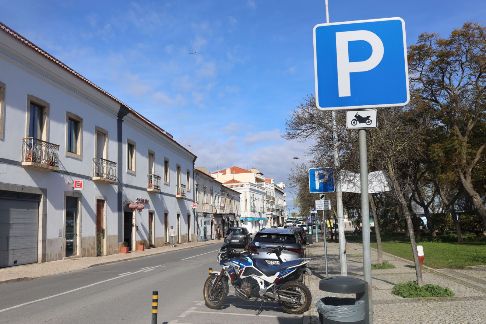 Portimão reforça estacionamento para motociclos e motos, devolvendo os passeios aos peões