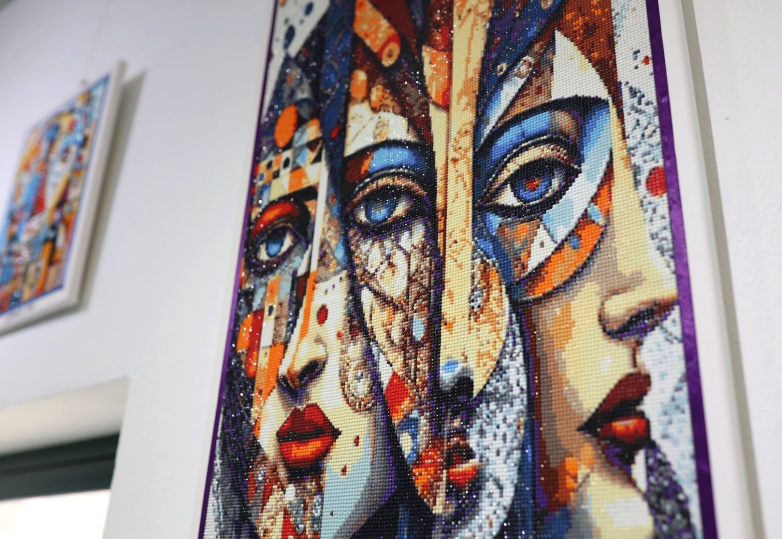 Exposição "DIAMANTES NA PINTURA" em exibição na EMARP durante o mês de maio