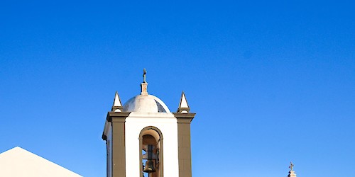 Dia da Cal pinta de branco vila de Cacela Velha