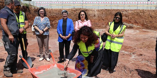 Lançamento da primeira pedra para a construção de 29 fogos de habitação de renda apoiada