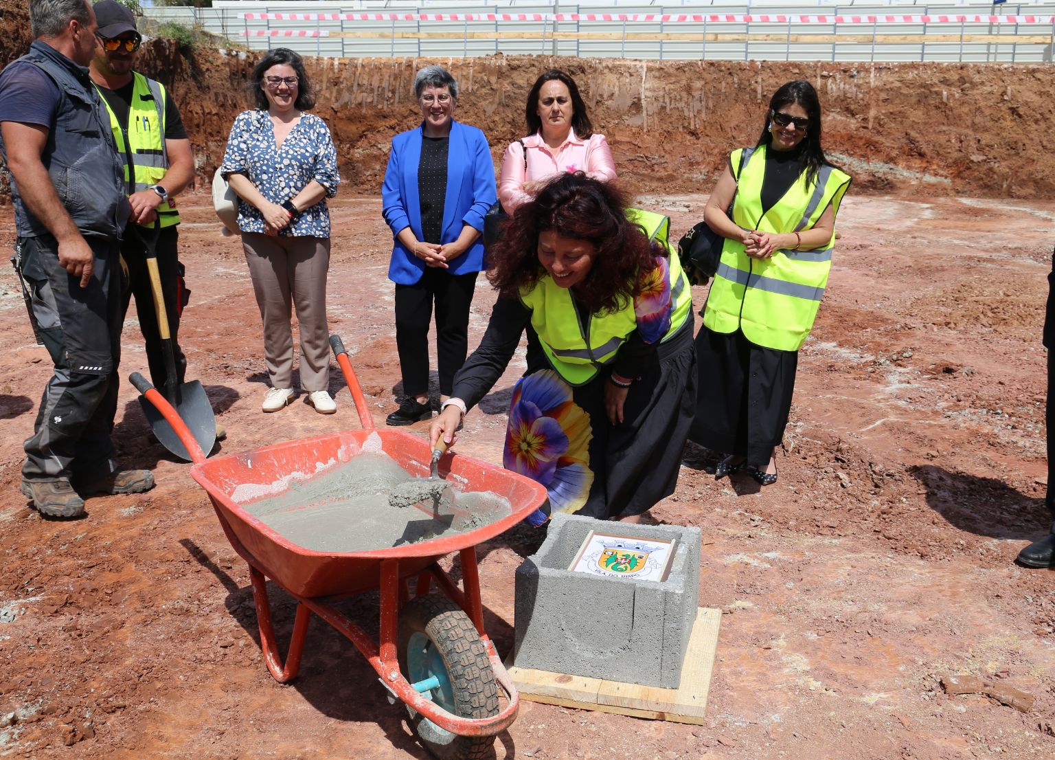 Lançamento da primeira pedra para a construção de 29 fogos de habitação de renda apoiada