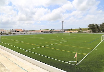 Conclusão da substituição do relvado sintético do campo de futebol 1º de Maio de Vila do Bispo
