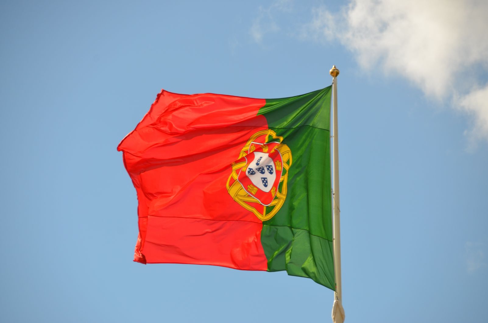 Portugueses confiam nas autarquias e defendem mais competências locais