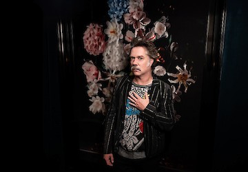 Celebração do 20º Aniversário do Teatro das Figuras encerra ao som de Rufus Wainwright, única atuação desta tour em Portugal