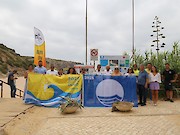 Bandeiras Azul, Qualidade de Ouro e Praia Acessível hasteadas em Vila do Bispo - 1