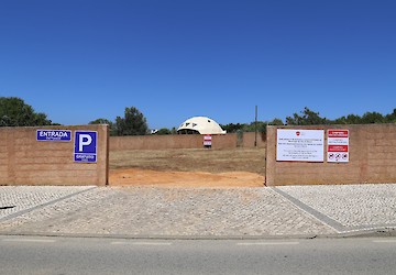 Parque de Estacionamento Público em Burgau