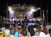 Concerto Final do Estágio de Orquestra de Lagoa Encanta Carvoeiro com Noite Inesquecível e Praça Lotada