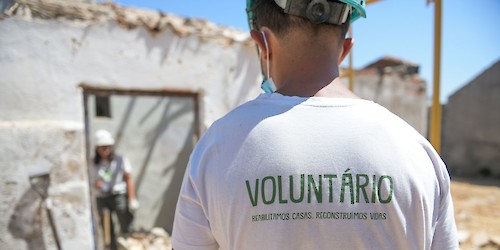Voluntários do Just a Change reabilitam habitações no concelho de Odemira