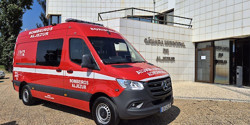 Bombeiros Voluntários de Aljezur reforçam dispositivo de emergência com nova ambulância