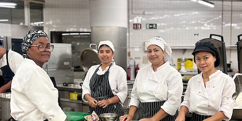 Grupo de migrantes qualificado pela Escola de Hotelaria e Turismo do Algarve inicia nova etapa de integração no setor