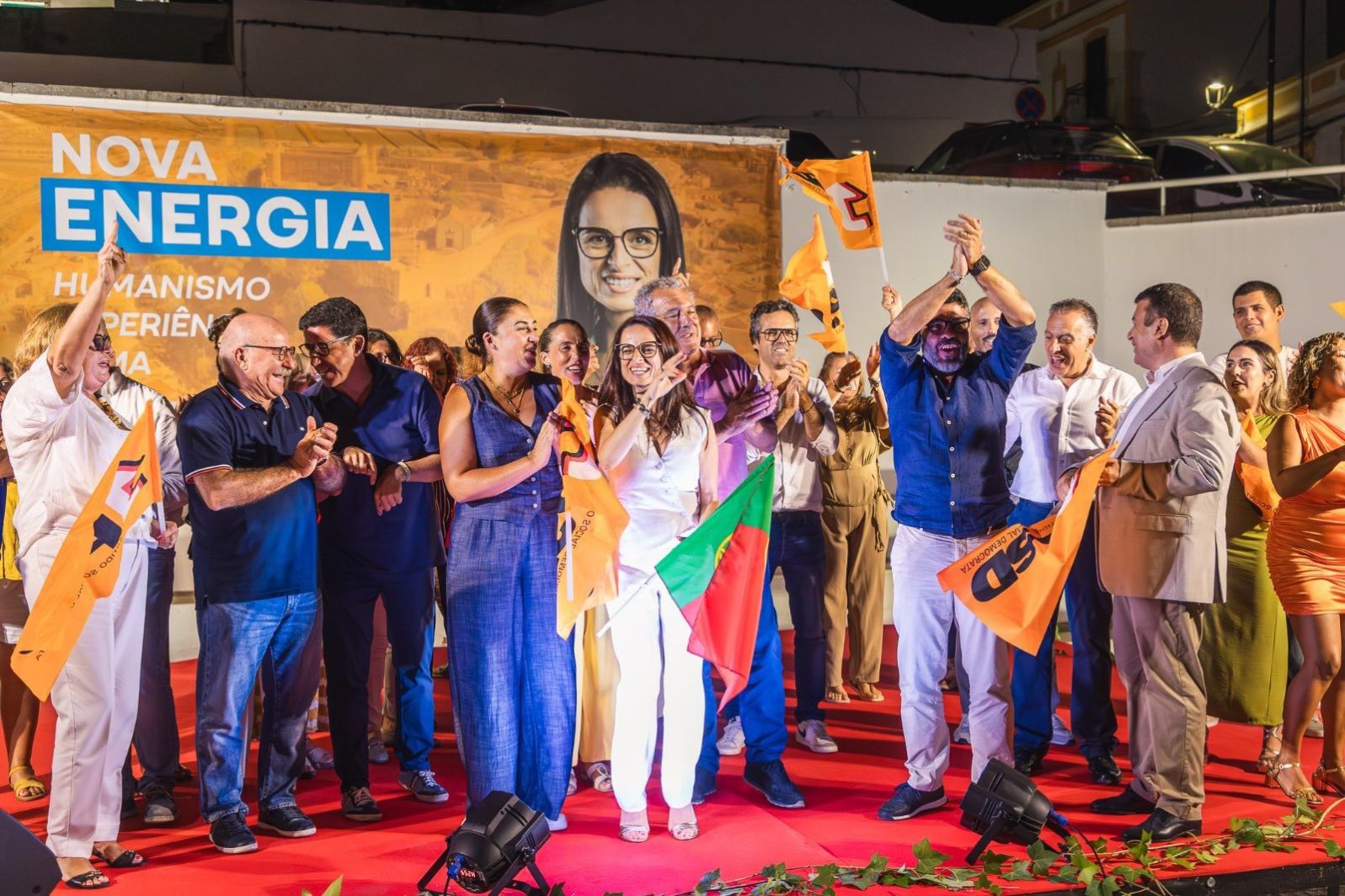 A apresentação da candidatura de Filomena Sintra encheu a Praça e superou todas as expectativas