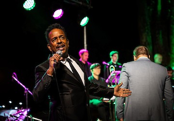 Orquestra de Jazz do Algarve, Chuck Wansley e os últimos concertos de agosto