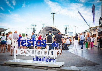 Festas do pescador voltam a reunir milhares de pessoas em Albufeira