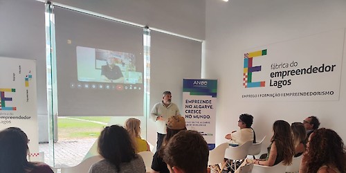 Projetos de comunidades digitais e inovação apresentados em Lagos