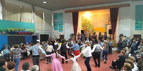 Casa cheia no Baile Sénior na Festa de S. Martinho