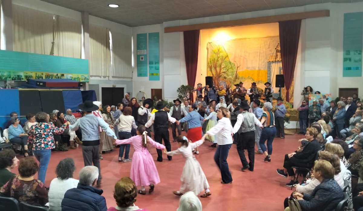 Casa cheia no Baile Sénior na Festa de S. Martinho