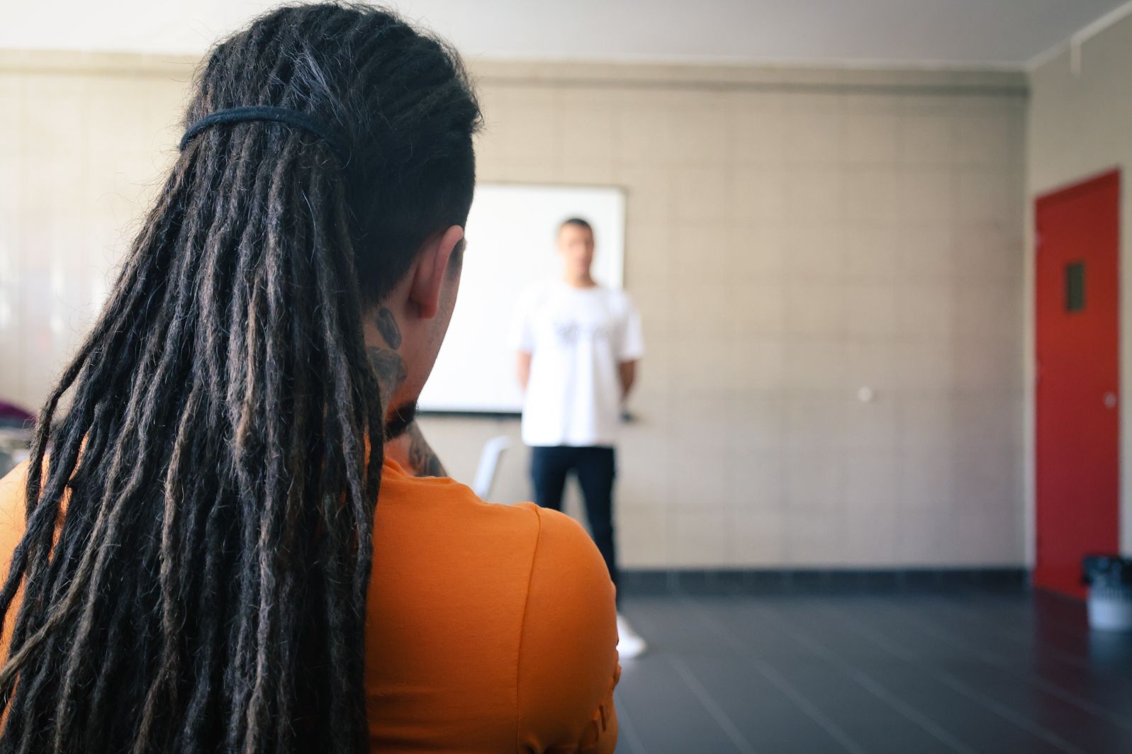 Projeto “Os Invisíveis” do Teatro das Figuras:   entre as paredes da prisão nasceu uma peça de teatro inspirada na vontade de voar