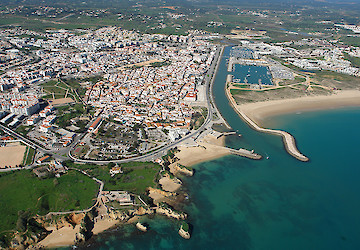 Pacote fiscal da Câmara de Lagos para 2026 beneficia famílias e empresas