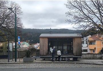 Atelier sobre rodas KUKUMOBIL dinamiza oficinas de tecelagem em Monchique