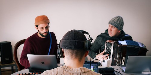 Vivas! é, mais do que um espetáculo, uma homenagem às Charolas