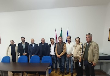 Comissões de Pescadores e População da Costa Portuguesa reuniram-se em Aljezur com o secretário de Estado das Pescas para esclarecimentos das regras europeias e o defeso do sargo