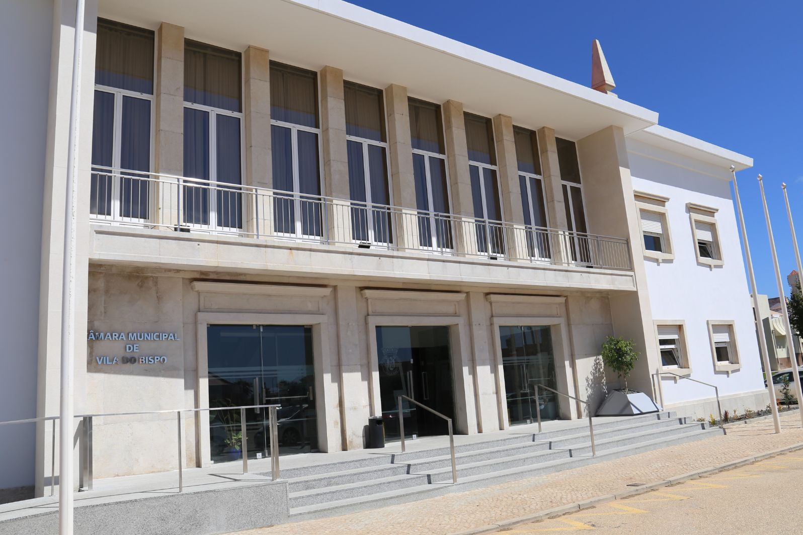 Vila do Bispo: autarquia vai devolver 5% do IRS aos munícipes e fixar a taxa mínima de IMI em 2026