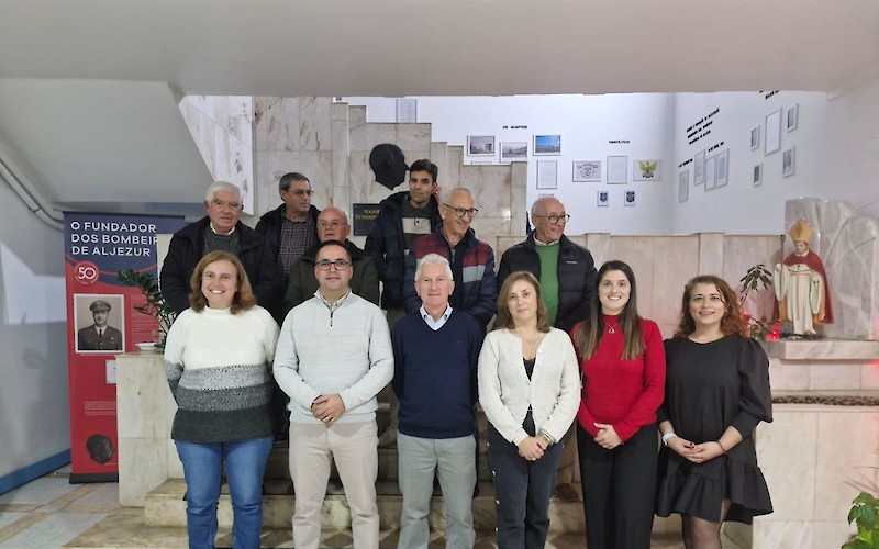 '.$destaque->title.'