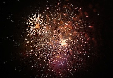 Vila do Bispo recebe novo ano com fogo de artifício