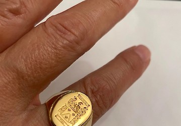 As funções dos anéis de brasão ao longo da História