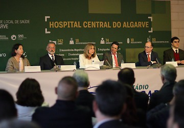 Ministra da Saúde em acordo estratégico com Municípios: Hospital Central do Algarve dá passo decisivo