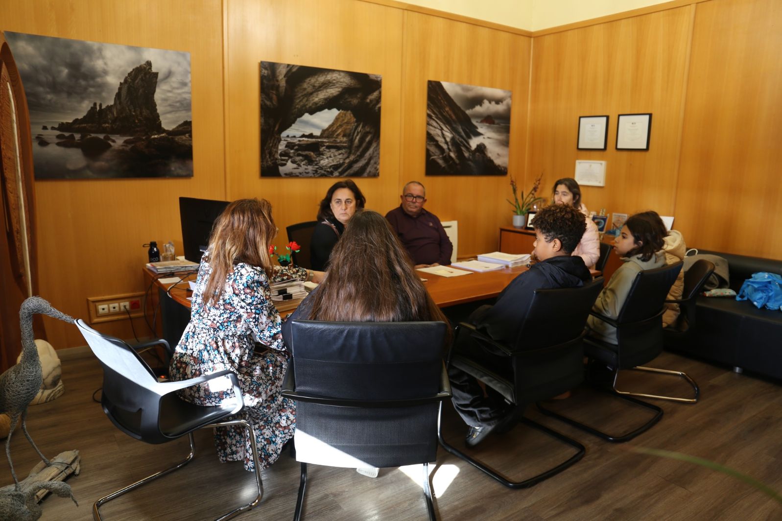 Presidente da Câmara de Vila do Bispo  ouve preocupações dos alunos