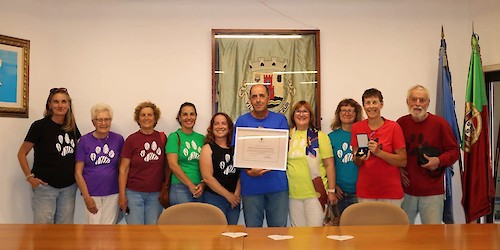 Salvar animais e encontrar uma família que os adopte