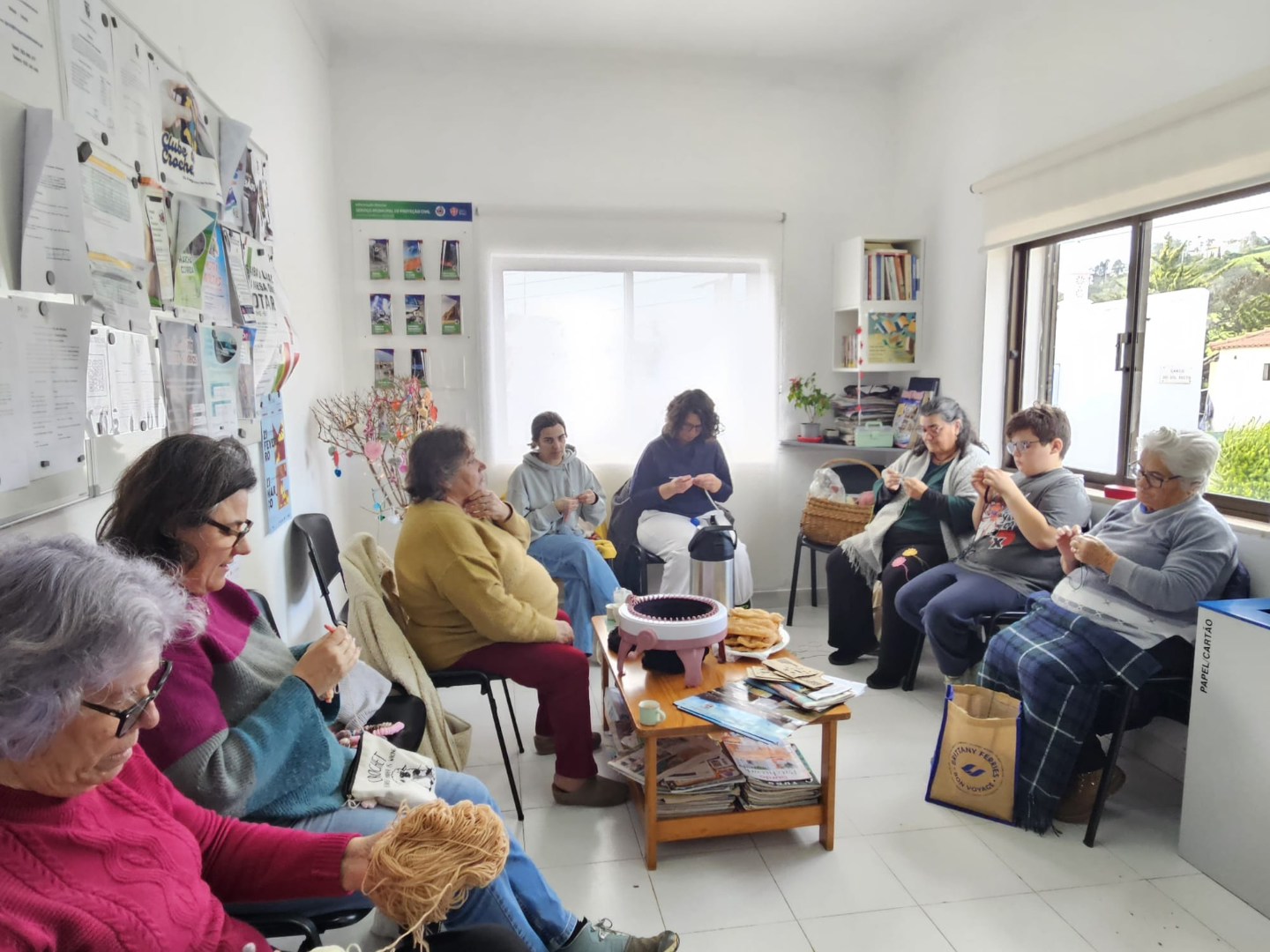 Clube de Crochet de Budens com casa cheia