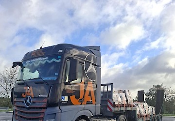 Lagos procedeu à entrega de telhas nas zonas de Pombal e Leiria contribuindo para a reconstrução das habitações afectadas pelas tempestades