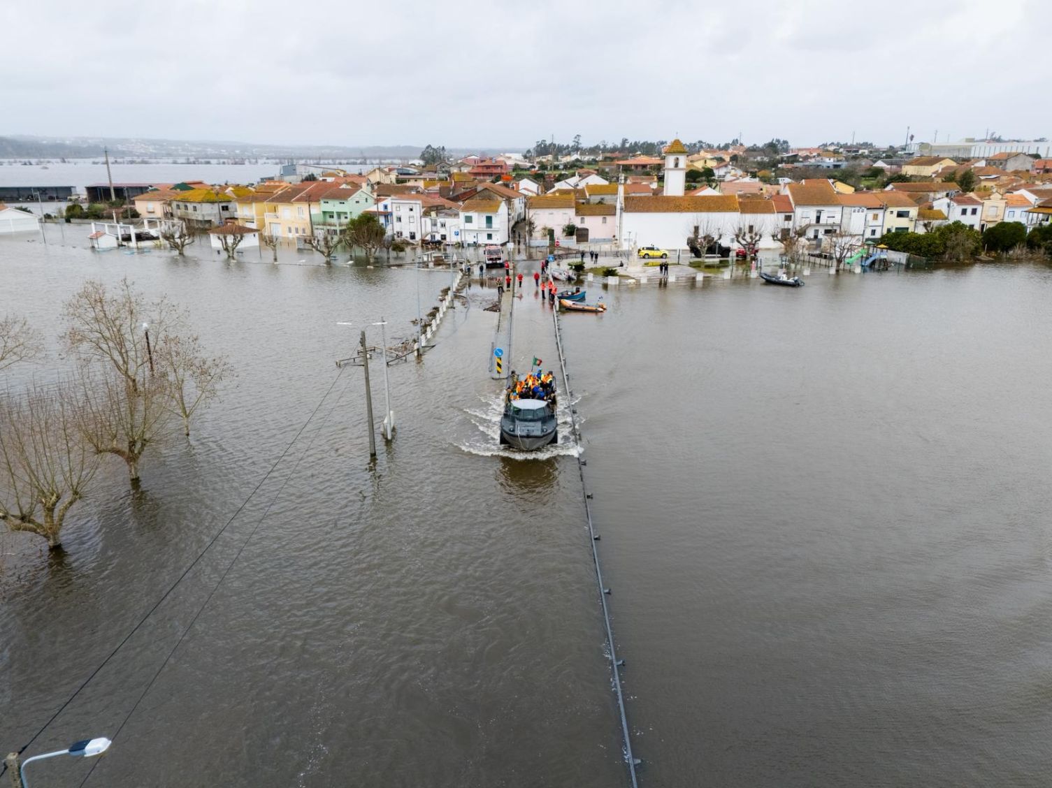 Marinha Portuguesa e Autoridade Marítima Nacional mantêm apoio imediato nas zonas com risco de cheias
