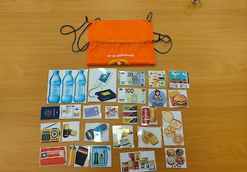 Alunos das Atividades de Enriquecimento Curricular aprendem a preparar Kit de emergência para 72 horas