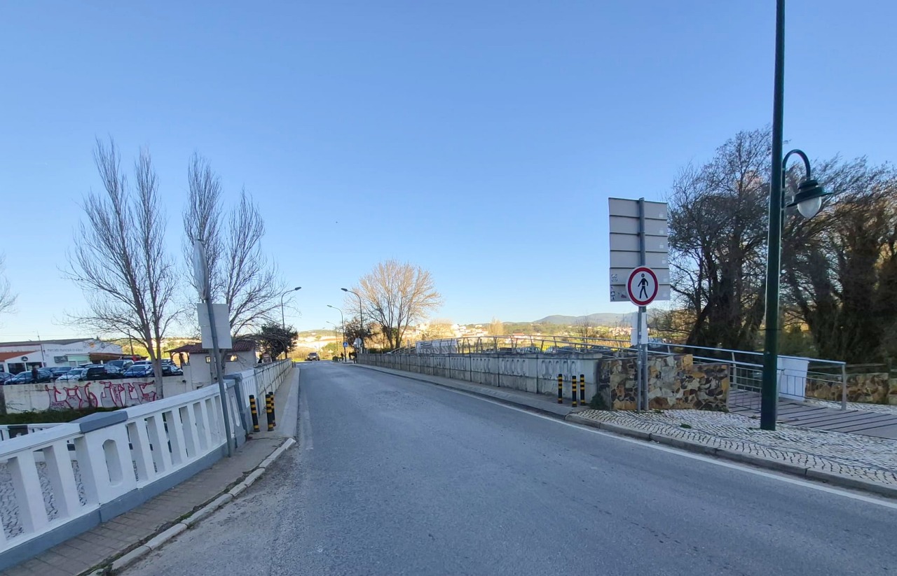 Infraestruturas de Portugal  esclarecem condições de segurança na Ponte Aljezur na Estrada Nacional 120