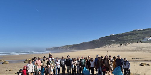 Acção de limpeza na Praia do Monte Clérigo de Aljezur