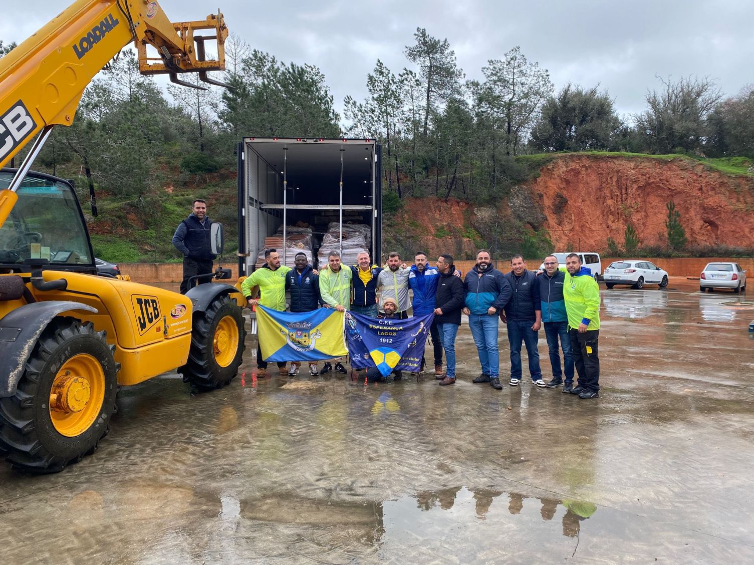 Veteranos do CF Esperança de Lagos promoveram acção solidária com as vítimas da Marinha Grande devido à tempestade Kristin