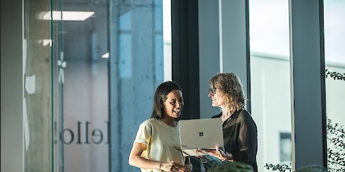 Disparidade salarial atinge 15%, com maior desemprego entre mulheres