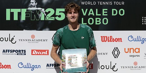 Toby Samuel vence Vale do Lobo Open e aproxima-se de Roland-Garros