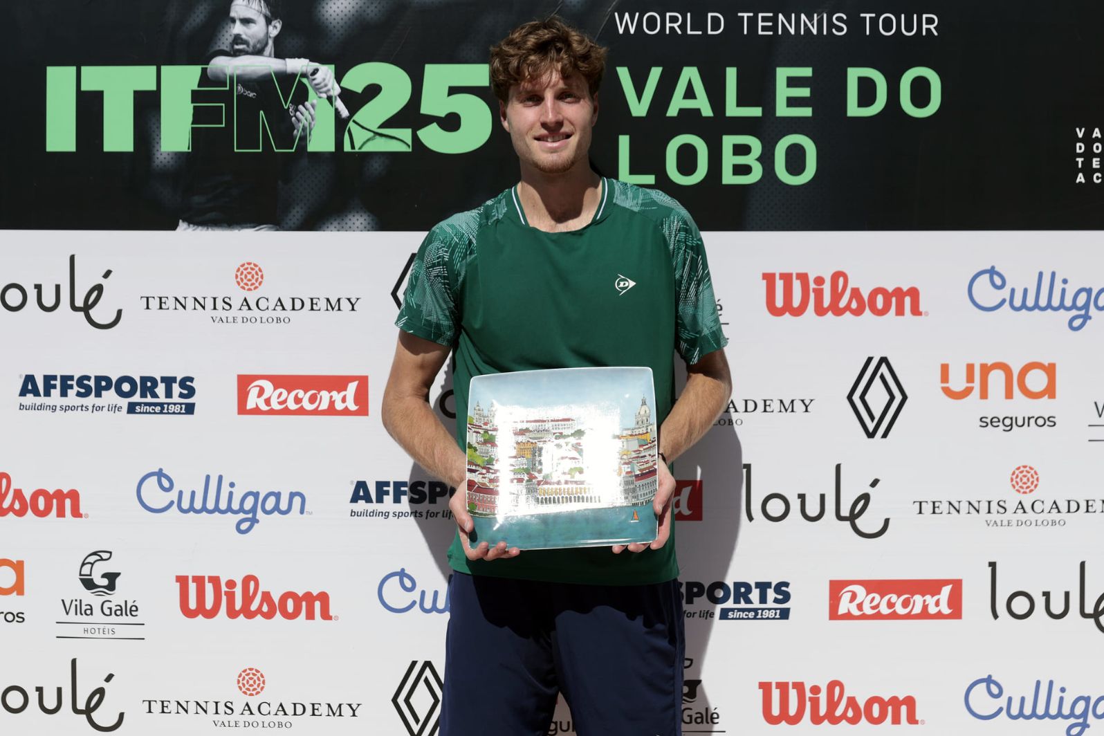 Toby Samuel vence Vale do Lobo Open e aproxima-se de Roland-Garros