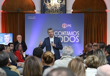 Em Faro, José Luís Carneiro destaca reforço do SNS e reforma do Estado