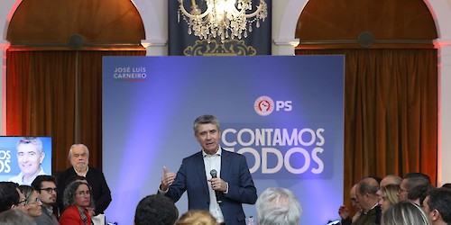 Em Faro, José Luís Carneiro destaca reforço do SNS e reforma do Estado